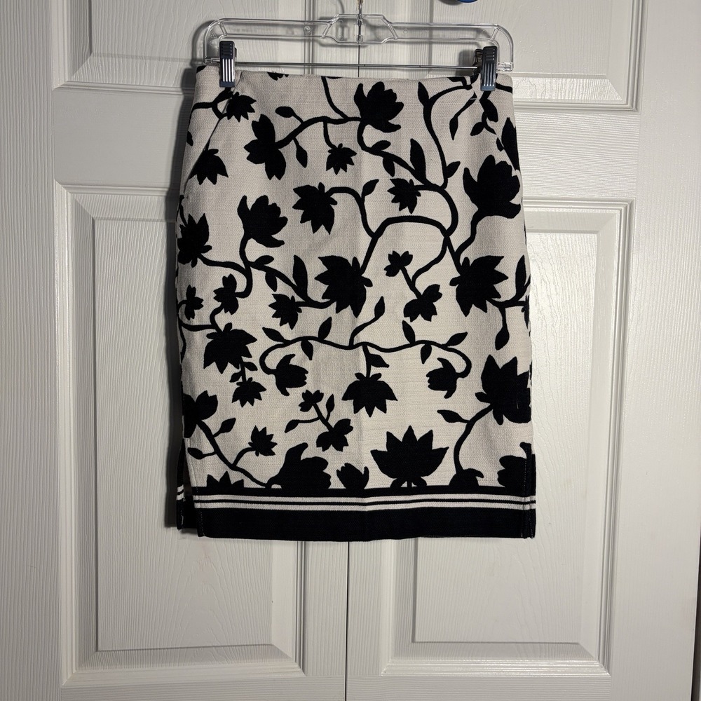 LOFT‎ Floral Vine Pencil Skirt Women 4 Black White Cotton Blend Lined Monochrome